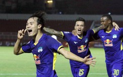 Bầu Đức có hành động khiến người hâm mộ "ngỡ ngàng"