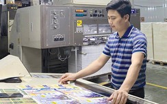 “Ông chủ” kiêm bốc vác, giao hàng… vượt bão Covid-19