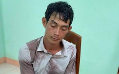 Chồng đâm chết vợ giữa đường rồi bỏ trốn lên núi