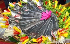 Nồi lẩu mắm "khổng lồ" 300 người ăn ở Cà Mau chế biến kỳ công thế nào?