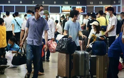 Hà Nội: Bến xe đông nghẹt trước kỳ nghỉ lễ 30/4