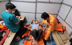Cứu thuyền viên đau bụng dữ dội trên vùng biển quần đảo Hoàng Sa