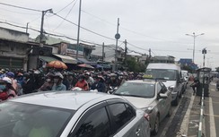 Cao tốc Long Thành, phà Cát Lái kẹt xe nghiêm trọng sáng 30/4