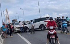 Cầu Rạch Miễu ùn ứ sau tai nạn liên hoàn giữa 3 ô tô