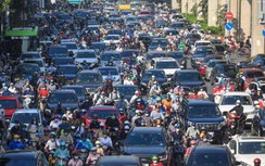 Đường phố Hà Nội ùn tắc nghiêm trọng ngày đầu người dân đi làm sau lễ 30/4