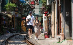 Phố cà phê đường tàu Phùng Hưng im vắng sau nghỉ lễ 30/4