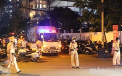 Trăm người tụ tập “khoe” xe máy độ chế trên đường vào khu nhà giàu ở TP.HCM