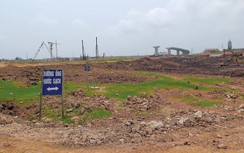 Kênh nối sông Đáy - Ninh Cơ “tắc” vì đường ống ngầm