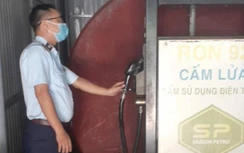 Xăng dầu giá cao, phát hiện cây xăng ngang nhiên mở bán không phép