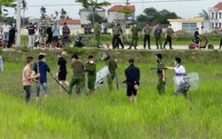 Công an vây bắt kẻ trộm đâm người dân trọng thương rồi "cố thủ" ở cánh đồng