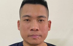 Khởi tố, bắt giam lái xe taxi lấy điện thoại của 2 nữ du khách Nga