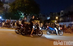 "Quái xế" đua xe náo loạn, chạy thục mạng khi bị cảnh sát vây bắt