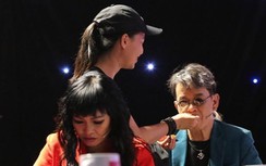 “Lụi tim” khoảnh khắc nhạc sĩ Đức Huy được vợ kém 44 tuổi đút đồ ăn