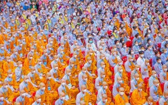 Đại lễ Phật Đản trang nghiêm trước sự đồng tâm của nhiều tăng ni, phật tử