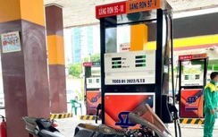 Giá xăng tăng “sốc”, có cây xăng bán trên 31.000 đồng/lít