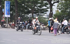 "Chợ đen" đìu hiu, vé chung kết U23 Việt Nam - U23 Thái Lan vẫn có giá sốc