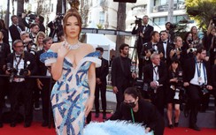 Lý Nhã Kỳ hở bạo, đeo trang sức 6 tỷ đồng đến thảm đỏ LHP Cannes