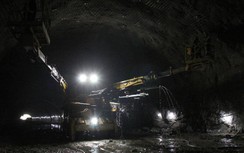 Trắng đêm thi công cao tốc Cam Lâm - Vĩnh Hảo