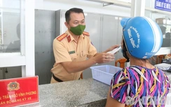 Cận cảnh người dân TP.HCM hào hứng đi đăng ký, cấp biển số xe tại huyện, xã