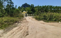 Kỳ lạ xã nghèo có những công trình tiền tỷ thi nhau "đắp chiếu"