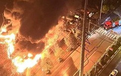 Nghi tự đốt gây đám cháy lớn ở bãi tập kết ven đường Tố Hữu lúc rạng sáng