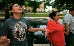 Vài phút trước khi gây án, kẻ xả súng Texas đã gửi đi tin nhắn lạnh lùng