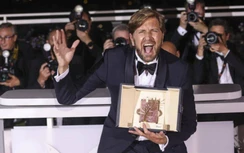 "Triangle of Sadness" thắng giải Cành cọ Vàng ở LHP Cannes