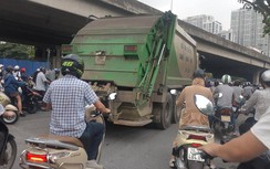 Xe chở rác lưu thông giờ cấm gây ùn tắc