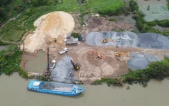 Video: TP.HCM bến không phép công khai lộng hành khắp các bờ sông