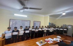 Kinh hoàng nhóm đối tượng chở bao tải chai thuỷ tinh để đánh người đi đường