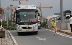 CSGT trích xuất camera phạt hàng loạt xe khách "rùa bò", dừng đỗ tuỳ tiện