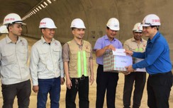 Công đoàn GTVT động viên người lao động trên công trình Mai Sơn - QL45