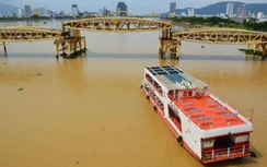 Hình ảnh ngày đầu cầu Nguyễn Văn Trỗi nâng, hạ nhịp phục vụ khách du lịch