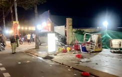 Đồng Nai: Kinh hoàng ô tô lao vào quán ốc vỉa hè, 3 người nhập viện khẩn