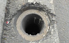 TP.HCM: Loạt nắp chắn rác trên cầu vượt Nguyễn Hữu Cảnh “không cánh mà bay"