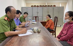 Hai phụ nữ buôn ve chai dùng kế “mua lá chuối” lấy trộm 20 nghìn USD