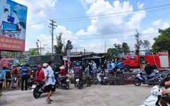 Cháy lớn ở thị trấn Cờ Đỏ, 4 nhà dân thiêu rụi, thiệt hại nửa tỷ đồng