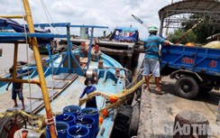 Giá xăng, dầu tiếp tục “leo thang”, ngư dân “bấm bụng” bám biển