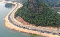 Xe quá tải nườm nượp trên tuyến đường bao biển đẹp như mơ ở Quảng Ninh