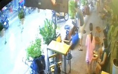 Bấm điện thoại tại quán cà phê, thanh niên gục xuống tử vong sau tiếng sét