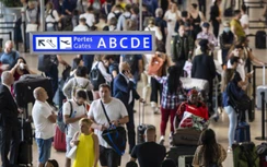 Khủng hoảng nhân sự hàng không toàn cầu, có nơi phải nhờ cả quân đội hỗ trợ