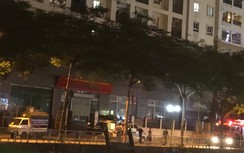 Người đàn ông rơi từ tầng cao chung cư xuống, mắc vào hàng rào tử vong