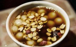 Một cháu bé tử vong, nhiều người đi cấp cứu sau khi ăn bánh tại Hà Giang