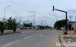 Cận cảnh những trụ đèn tín hiệu giao thông chỉ để... "làm cảnh" ở Bạc Liêu