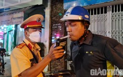 Vi phạm nồng độ cồn, tài xế điện thoại "cầu cứu", nài CSGT bớt tiền phạt