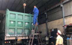 Tài xế không bằng lái vi phạm nồng độ cồn, xe tải cơi thành thùng cả mét