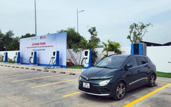 VinFast triển khai trạm sạc tại cây xăng PVOIL