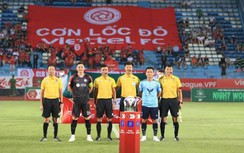 Trợ lý trọng tài V-League bị kỷ luật vì tạo ra tình huống "khó đỡ"
