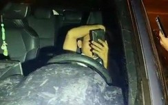 Cảnh cáo cán bộ địa chính cố thủ trong xe khi bị đo nồng độ cồn