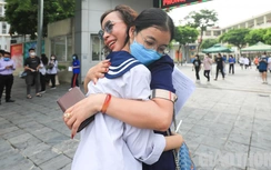 Khoảnh khắc đọng lại sau môn thi cuối của kỳ thi tốt nghiệp THPT